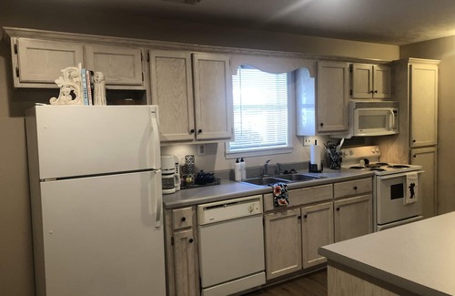 Oxford Condo | Walk to campus