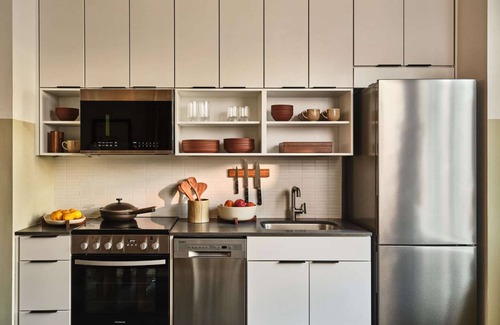 Yamacraw Village Apartment | Walk to City Market + Bike Rentals & Bar Onsite