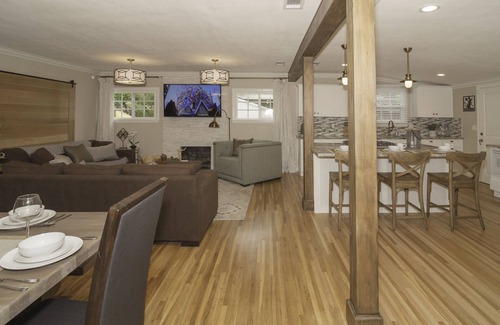 Hermosa Village House | WALK TO DISNEY! SALT POOL W/25 FOOT SLIDE & SPA-Fully Remodeled & Themed
