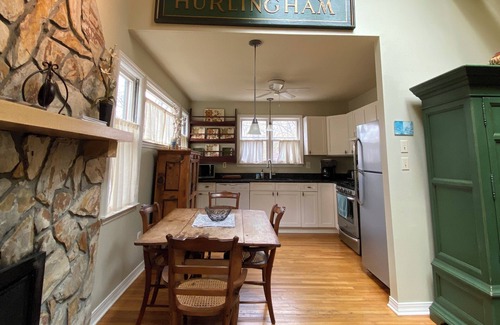 Historic Montford House | Walk to Downtown Asheville, Montford Historic District, quiet alley, 30 day min.