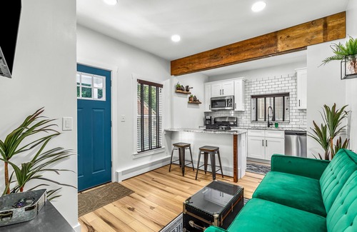 Holly Apartment | Walk to downtown Holly from this newly renovated historic apartment!