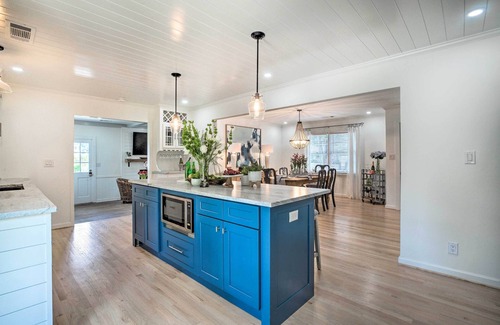 Alpharetta House | Walk to Dtwn Alpharetta: Modern Home w/Fire Pit