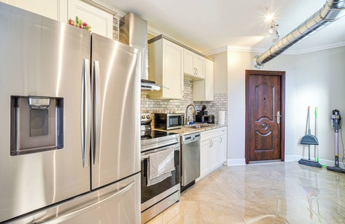 Troy Apartment | Walk to Dtwn & Waterfront: Roomy Troy Apt