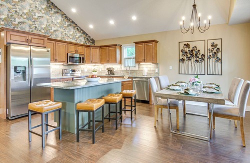 Waynesville House | Walk to Dtwn Waynesville: Home w/Deck!