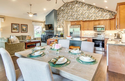 Waynesville House | Walk to Dtwn Waynesville: Home w/Deck!