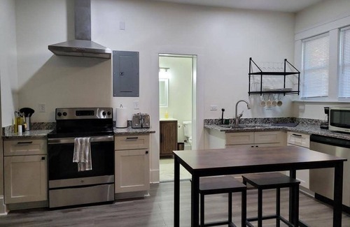 Durham Apartment | Walk to Duke Campus 1 Bedroom in Trinity Park