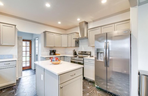 Cooper-Young Historic District House | Walk to Eats Midtown Memphis Home with Patio!