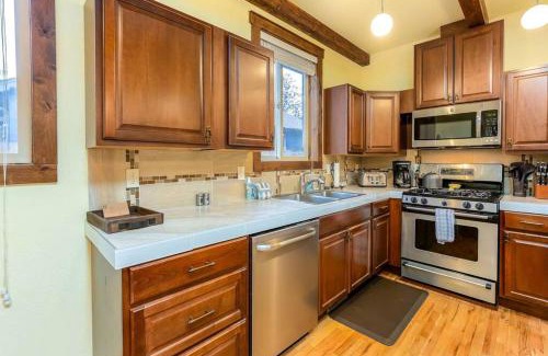 River West House | Walk to Everything Bikes AC Dog Friendly