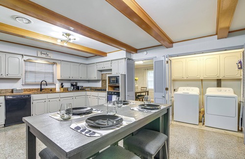 Whitehaven House | Walk to Graceland: Spacious Memphis Home!