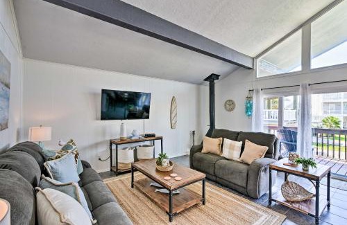 Pirates Beach House | Walk to Gulf Cozy Beach House in Galveston!