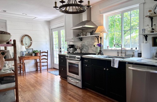 Farmersville House | Walk to Historic DT or hop on the Chaparral Trail walk/bike paths 2 doors away!n