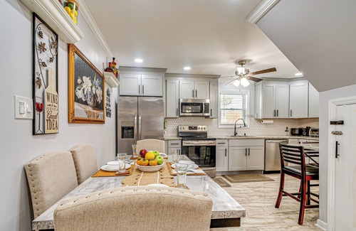 Burlington House | Walk to Historic Dtwn Burlington: Home w/ Yard