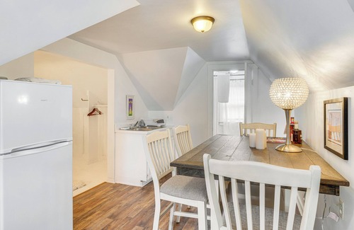 Taylor Berry Apartment | Walk to Kentucky Derby: Louisville Studio!