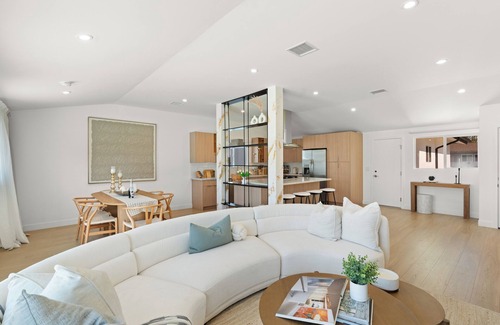 Northwest Anaheim House | Walk to Knott's, Pool&Parks, and Disney Land!