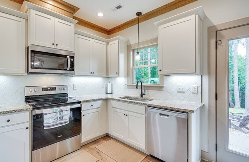 Littleton House | Walk to Lake Gaston: Family Home w/Yard