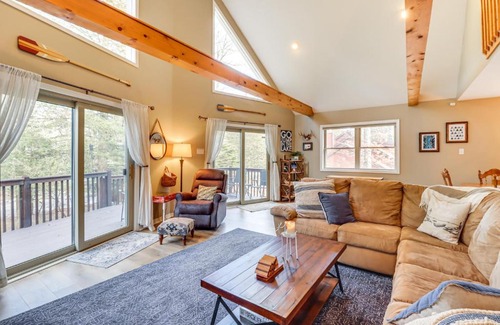 Lake Harmony House | Walk to Lake Harmony Family Retreat with Decks!