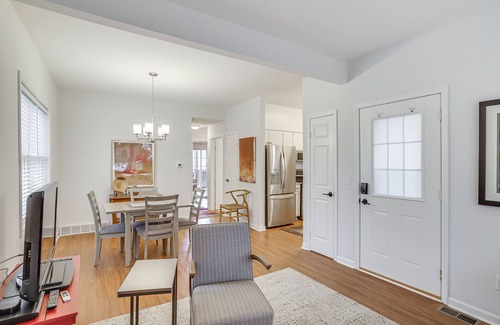 South Haven Condo | Walk to Lake Michigan - South Haven Condo!