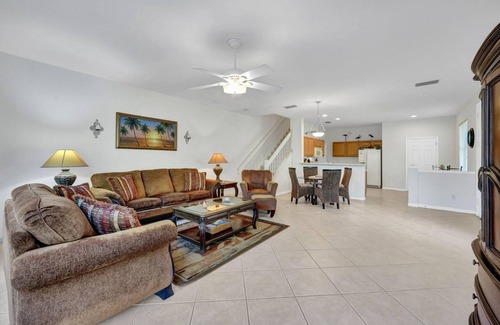 Lakewood Village House | Walk to Lakes Park Lakewood Village Large Townhouse With Resort Facilities
