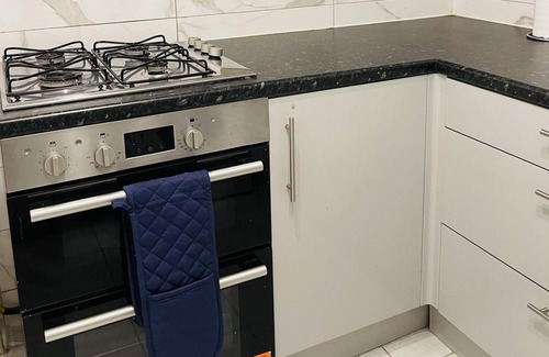 Royal Docks Apartment | Walk to Lcy Airport/Excel/dlr 1Br Flat