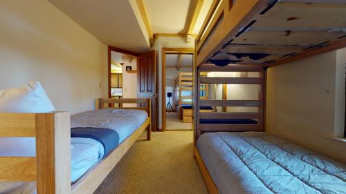 Mammoth Lakes House | Walk to Lift Updated 2 Bedroom 2 and a Half Bathrooms 1849 Condos 209 Steps to Canyon Lodge Sleeps 6