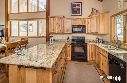 Big Horn House | Walk to Lifts | Cozy 3BR Condo in Big Sky | Centrally Located For Summer Fun
