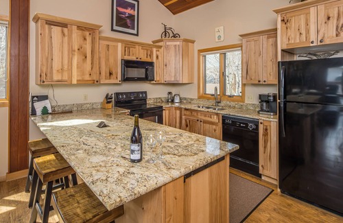 Big Horn House | Walk to Lifts | Cozy 3BR Condo in Big Sky | Centrally Located For Summer Fun