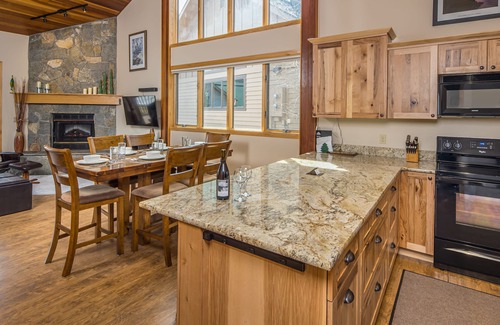 Big Horn House | Walk to Lifts | Cozy 3BR Condo in Big Sky | Centrally Located For Summer Fun