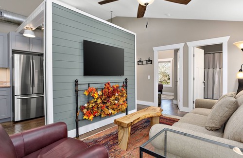 Waynesville Cottage | Walk to Main Street shops and eateries! Pet-friendly and high-speed internet.