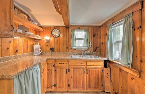 Gilford Cottage | Walk to Marina: Cute Gilford Cottage w/Grill