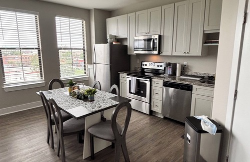 Castleberry Hill Apartment | Walk to Mercedes-Benz Stadium from your chic city-view Atlanta getaway