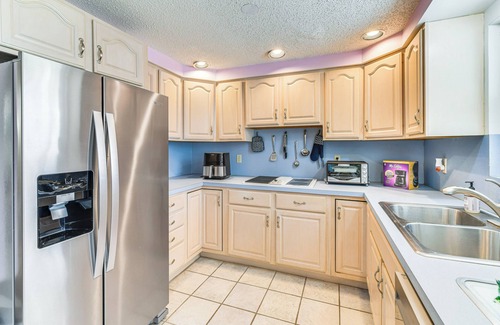 Palma Sola House | Walk to Nature Trails: Bradenton Getaway!