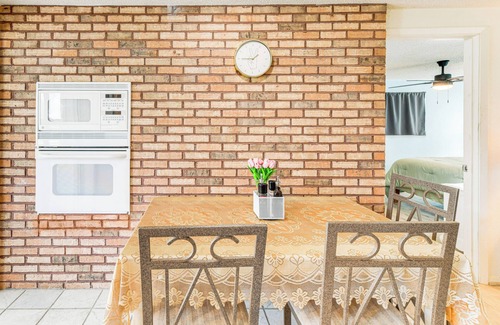 Palma Sola House | Walk to Nature Trails: Bradenton Getaway!