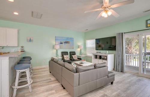 Surfside Beach House | Walk to Ocean and Pier Surfside Beach House with Pool