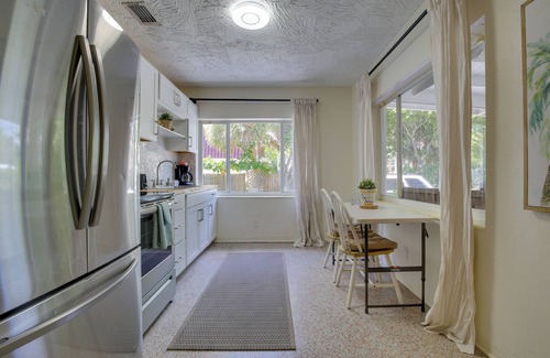 Deerfield Beach Cottage | Walk to Ocean: Chic Deerfield Beach Cottage!