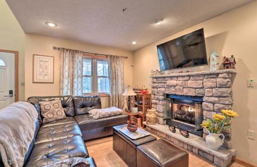 Albrightsville House | Walk to Pool and Lake Albrightsville Vacation Home!