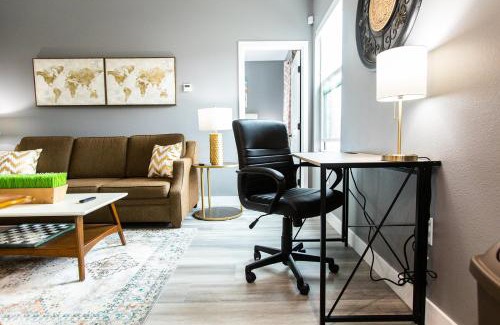 University Heights Apartment | Walk To Restaurants, Fast Wifi, Ac