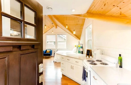 Fairmount Park Apartment | Walk to Restaurants, or Minutes to City from Backyard Cottage