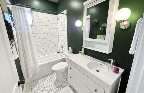 Over-the-Rhine Apartment | Walk to Rhinegeist, Findlay Market, FREE Streetcar