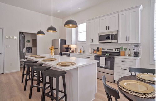 Eastside Promise Neighborhood Apartment | Walk to Riverwalk! 3br/2ba Gem Near Fun Downtown!