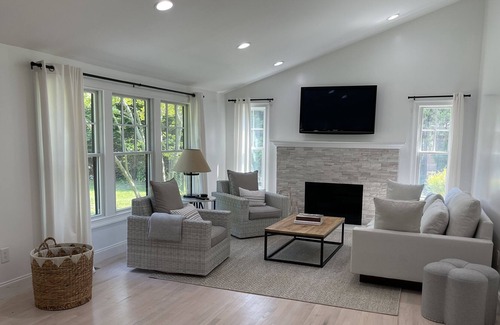 North Haven Cottage | Walk to Sag Harbor Village and Long Beach