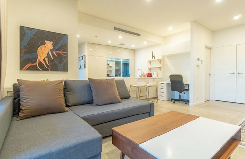 Zetland Apartment | Walk to Shopping Centre | Park View | 1 Free Parking