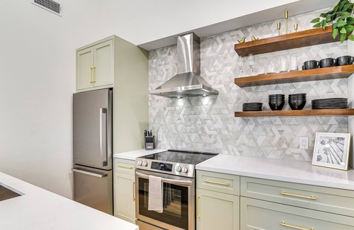 Galveston Apartment | Walk to Shops & Restaurants: Chic Galveston Studio