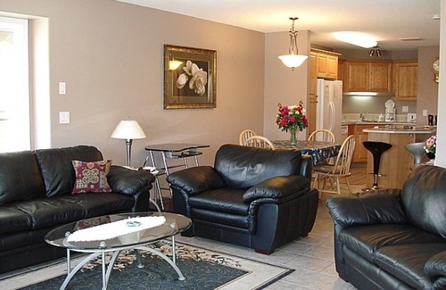 Okanagan-Similkameen Condo | Walk to Skaha Lake Beach and Stay in a Luxury Condo.