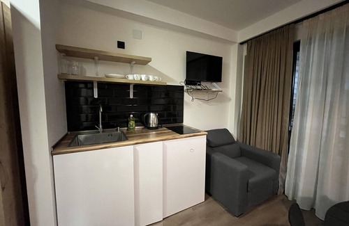 Kazbegi Apartment | Walk to Ski Lift-1br-studio-balcony-parking