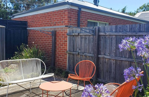 Ballarat East House | Walk to supermarket with Self-Check-In & Parking