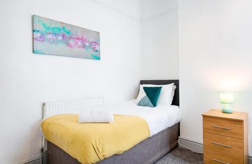 Landore Apartment | Walk to Swansea Stadium, 3 Rooms, Smart Tv's
