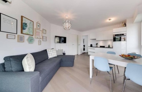 Roquebrune-Cap-Martin Villa | WALK TO THE OCEAN, stylish large 2BR with balcony