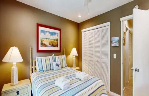 Hilton Head Apartment | Walk to the Beach and Coligny!
