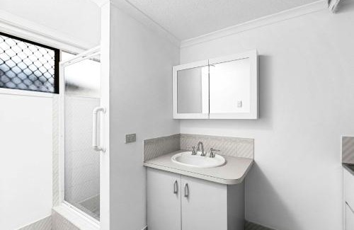 Pialba Apartment | Walk To The Beach in Pialba