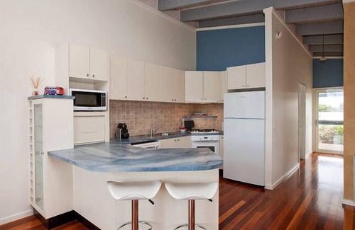 Tomakin House | Walk to the beach & relax